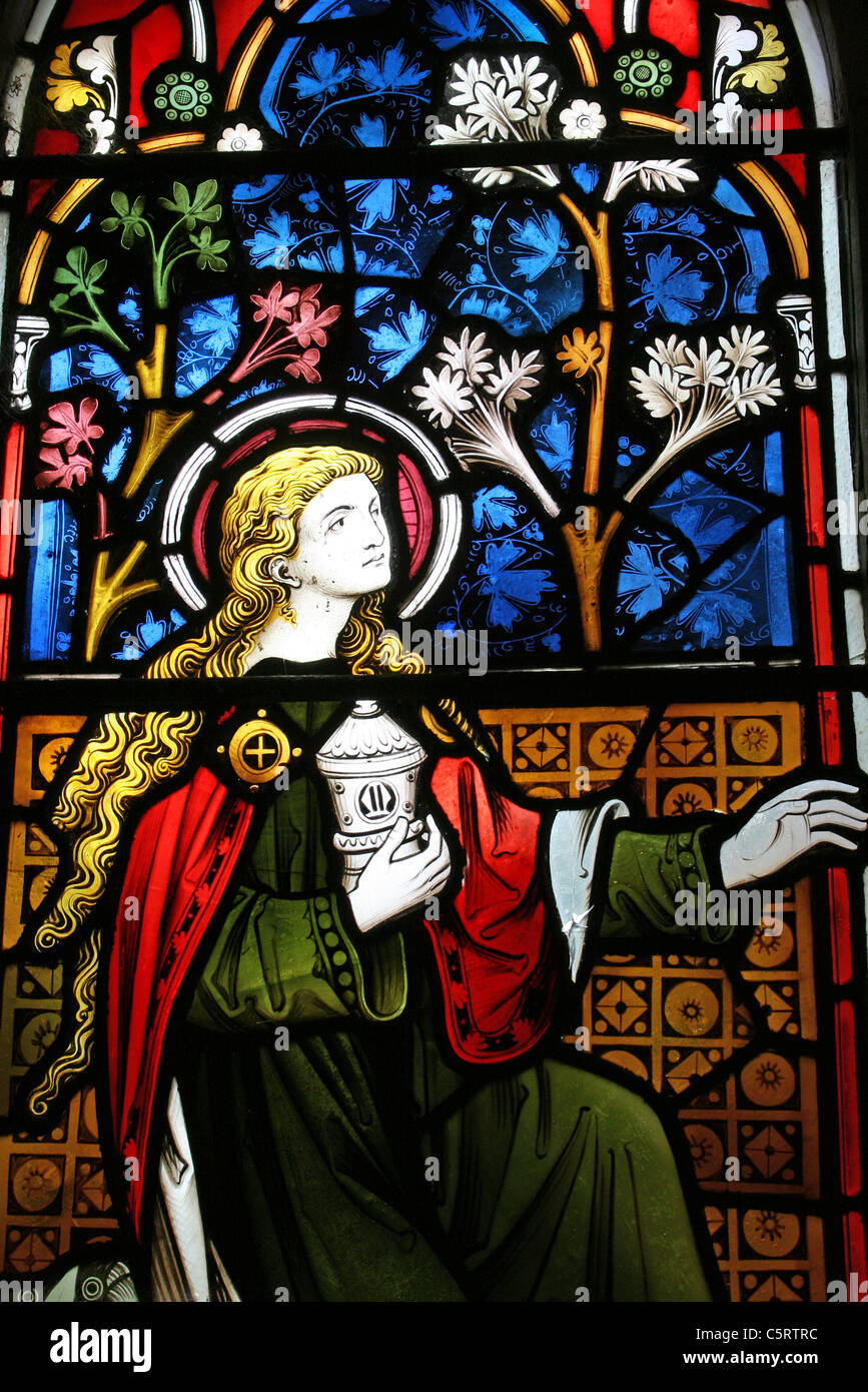 Finestra di vetro colorato di Maria dal passaggio della Bibbia Giovanni 20:17, chiesa di St Peter Gunby, Lincolnshire, Regno Unito Foto Stock