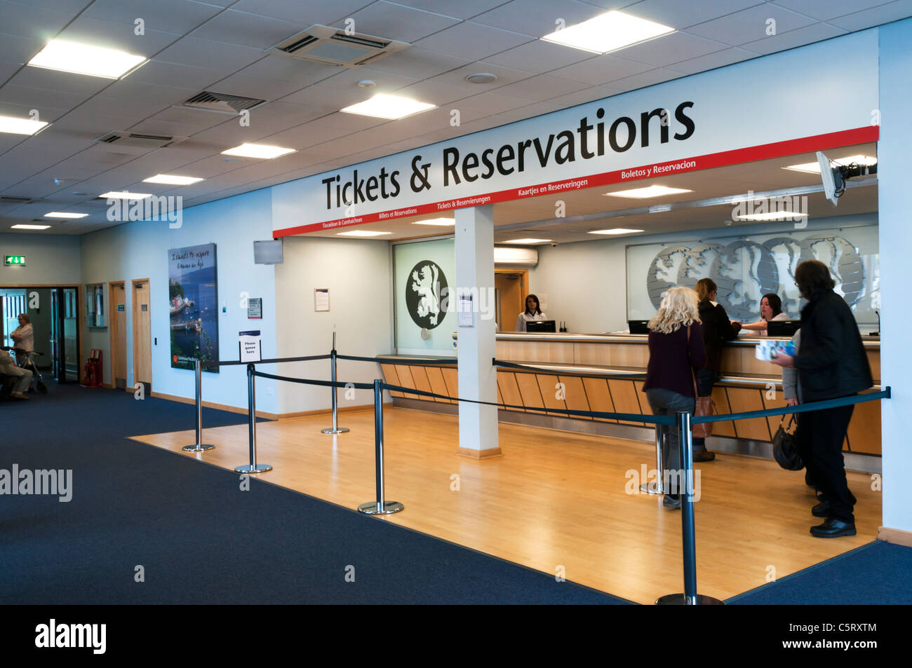 Il Caledonian MacBrayne ufficio booking a Oban, Scozia. Foto Stock