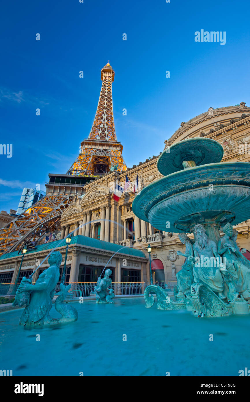 La Fontaine des Mers Paris Las Vegas Casino del crepuscolo, Las Vegas, Nevada, STATI UNITI D'AMERICA Foto Stock