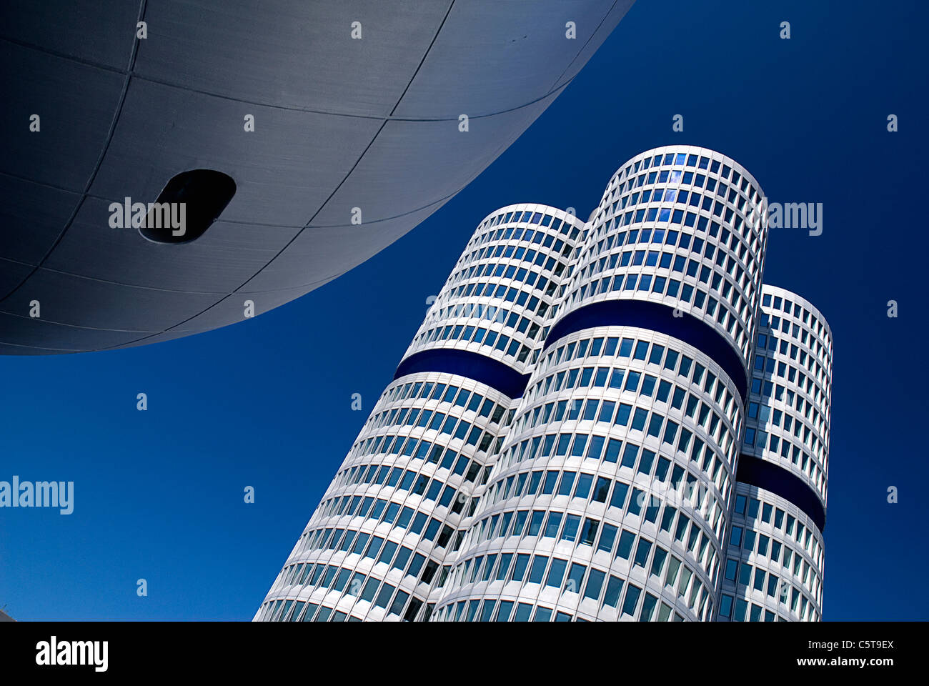 In Germania, in Baviera, Monaco di Baviera, vista della sede della BMW Foto Stock