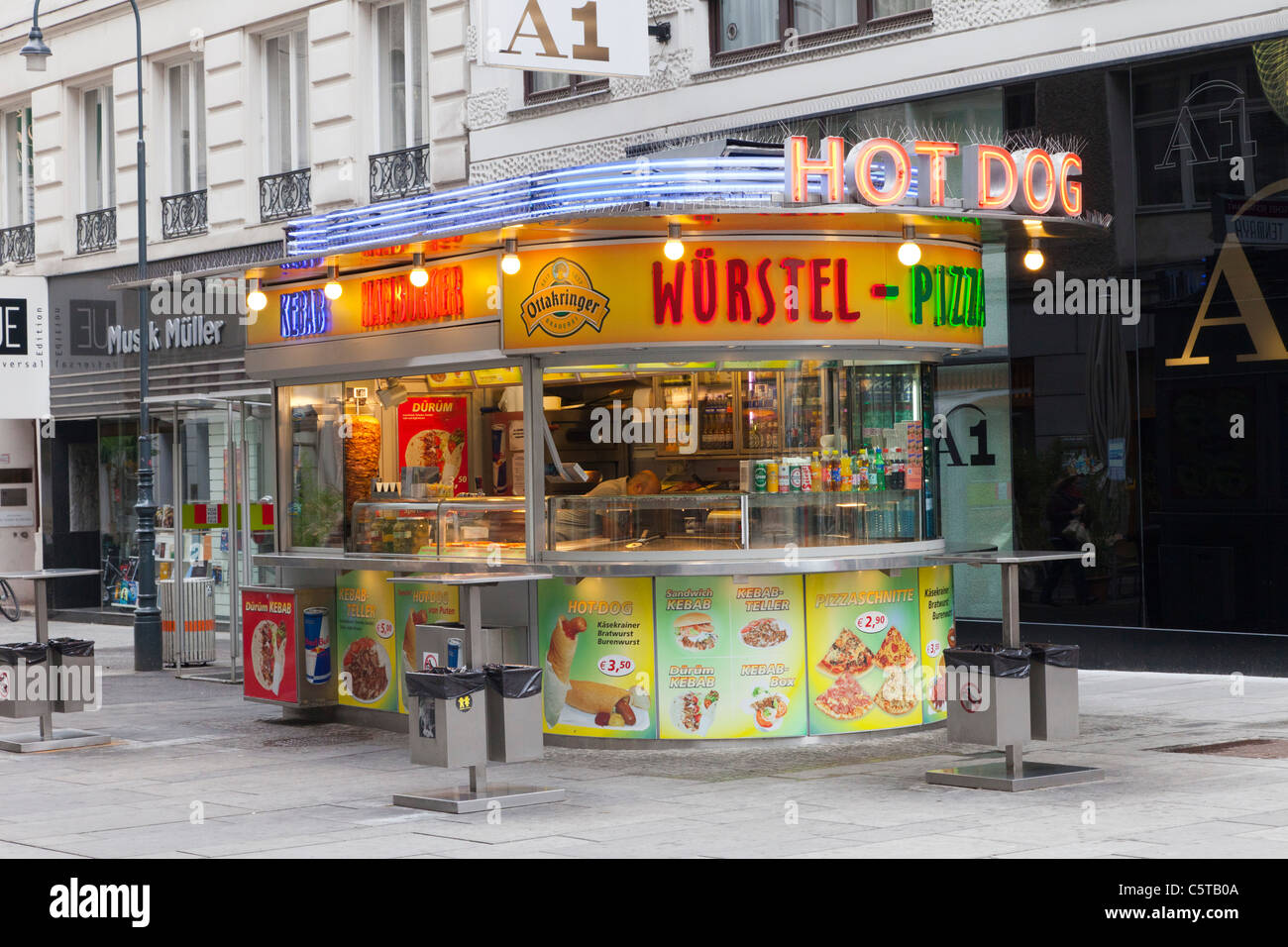 Wurstel Hotdog stand a Vienna Austria Foto Stock