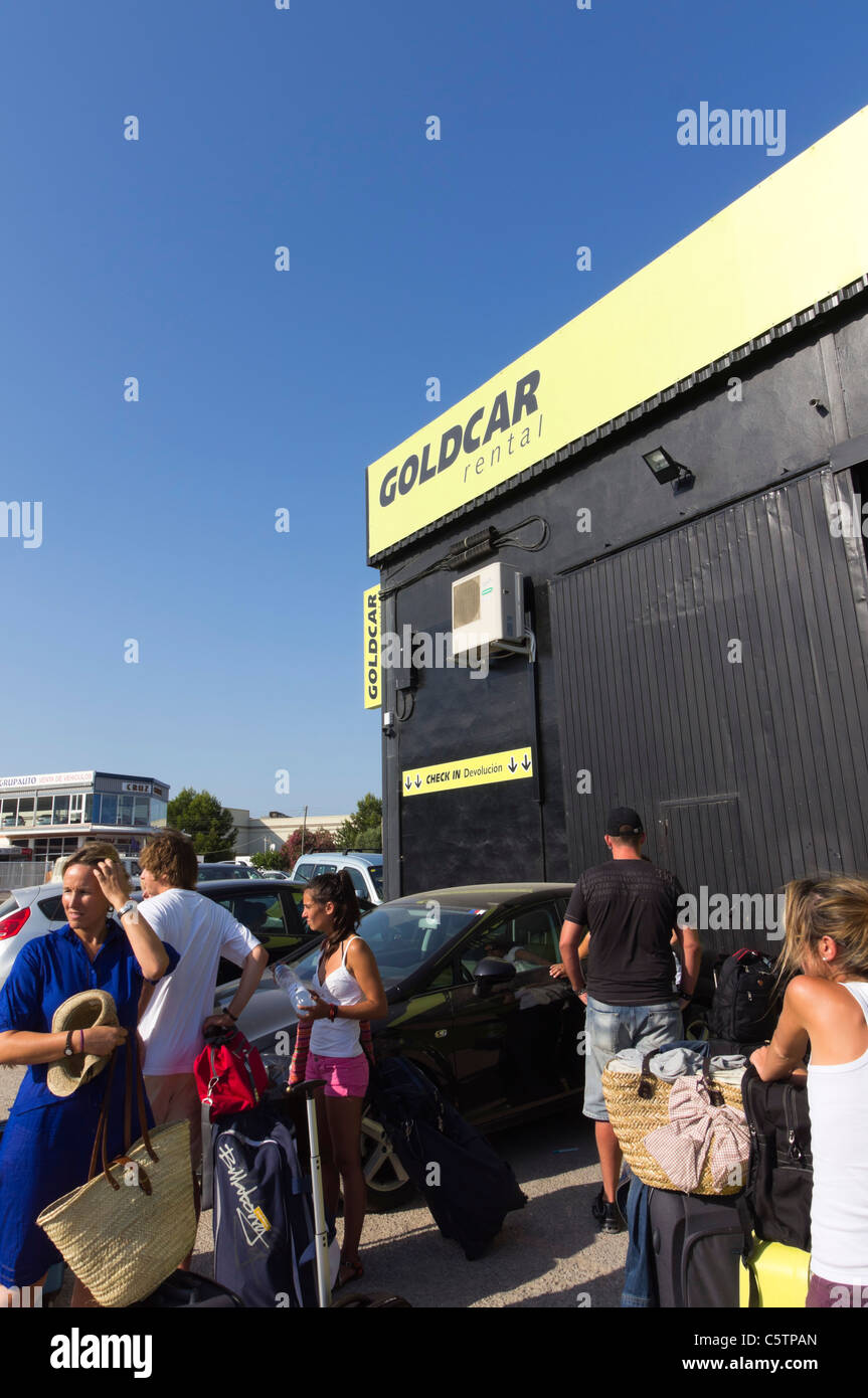 Ibiza, Isole Baleari, Spagna - noleggio Goldcar code di ritorno e di deposito vicino aeroporto - economici noleggio auto senza fronzoli Foto Stock