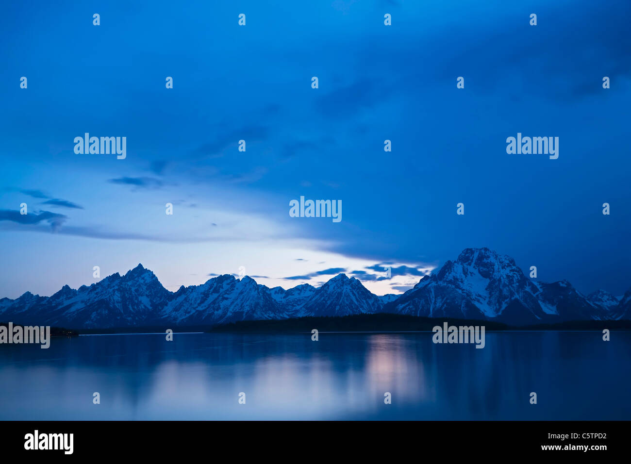 Stati Uniti d'America, Wyoming Teton Range, il Parco Nazionale del Grand Teton al crepuscolo Foto Stock