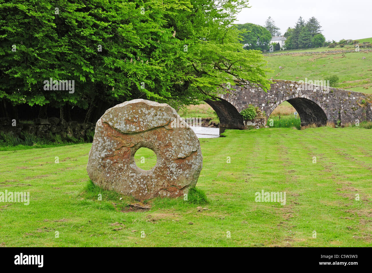 La pietra di nozze a due ponti Hotel Dartmoor Foto Stock