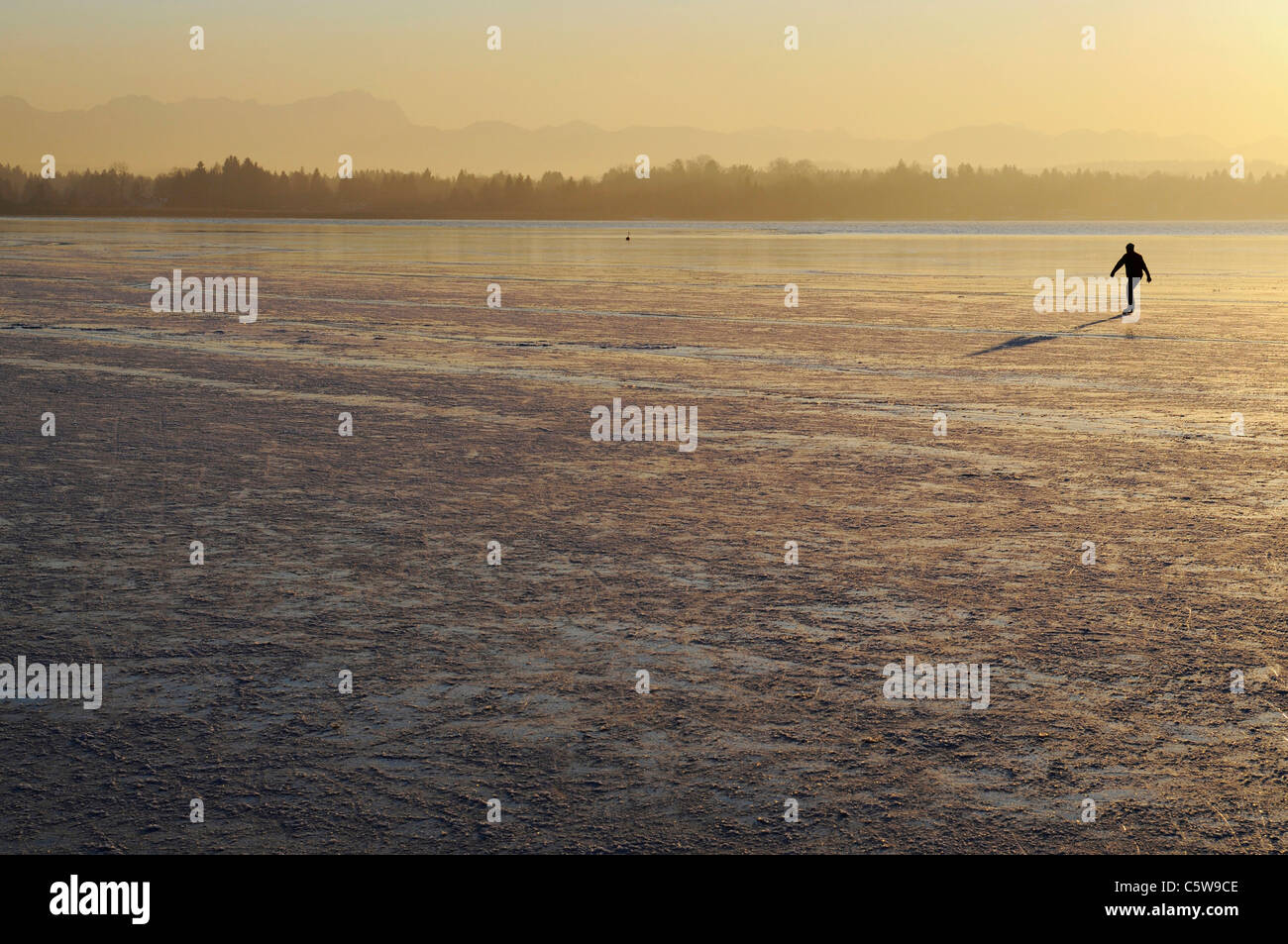 In Germania, in Baviera, il lago di Starnberg, pattinatore Foto Stock