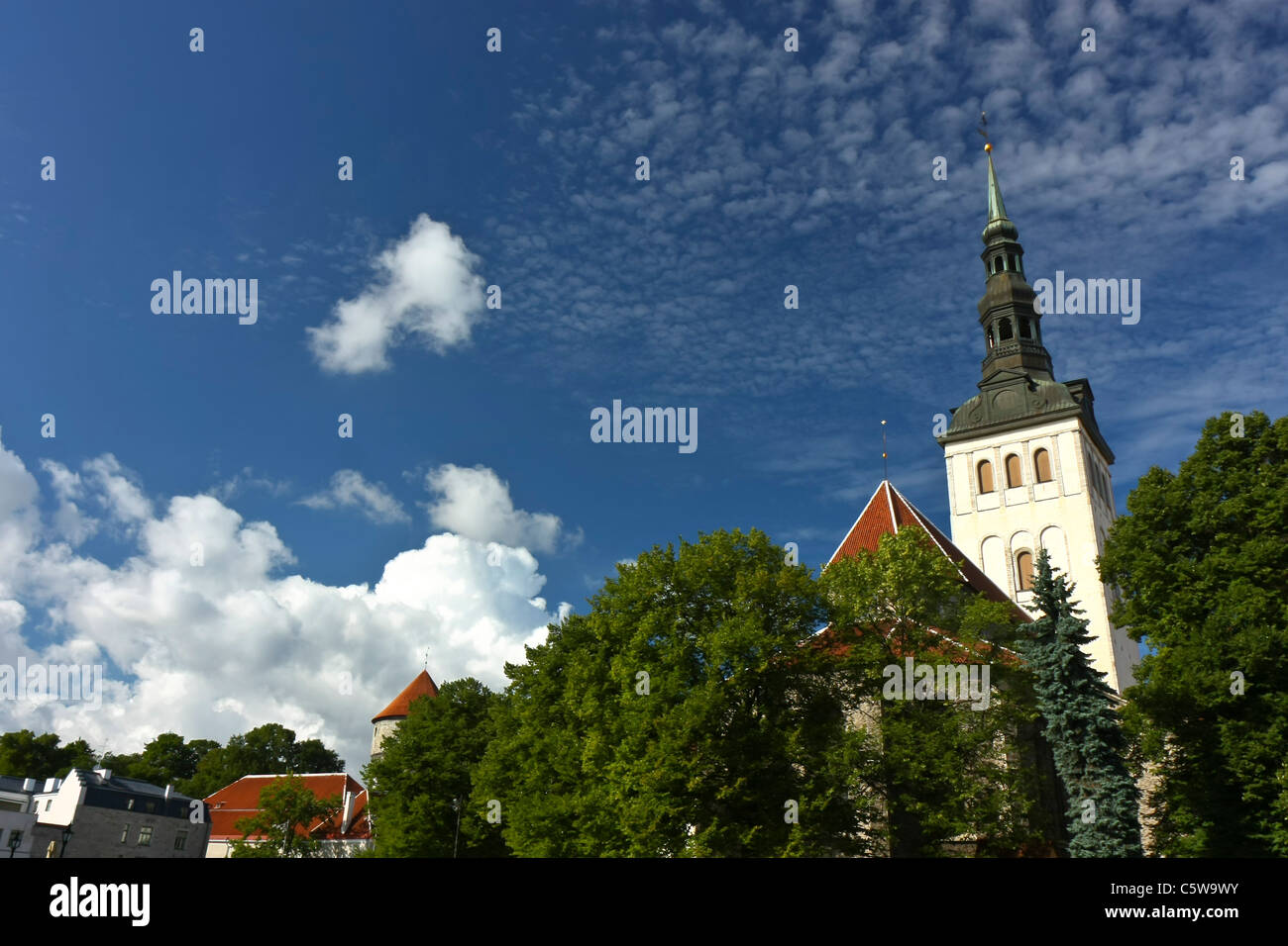 Antica chiesa a Tallinn in Estonia - Niguliste Kirik o la chiesa di San Nicola. Foto Stock