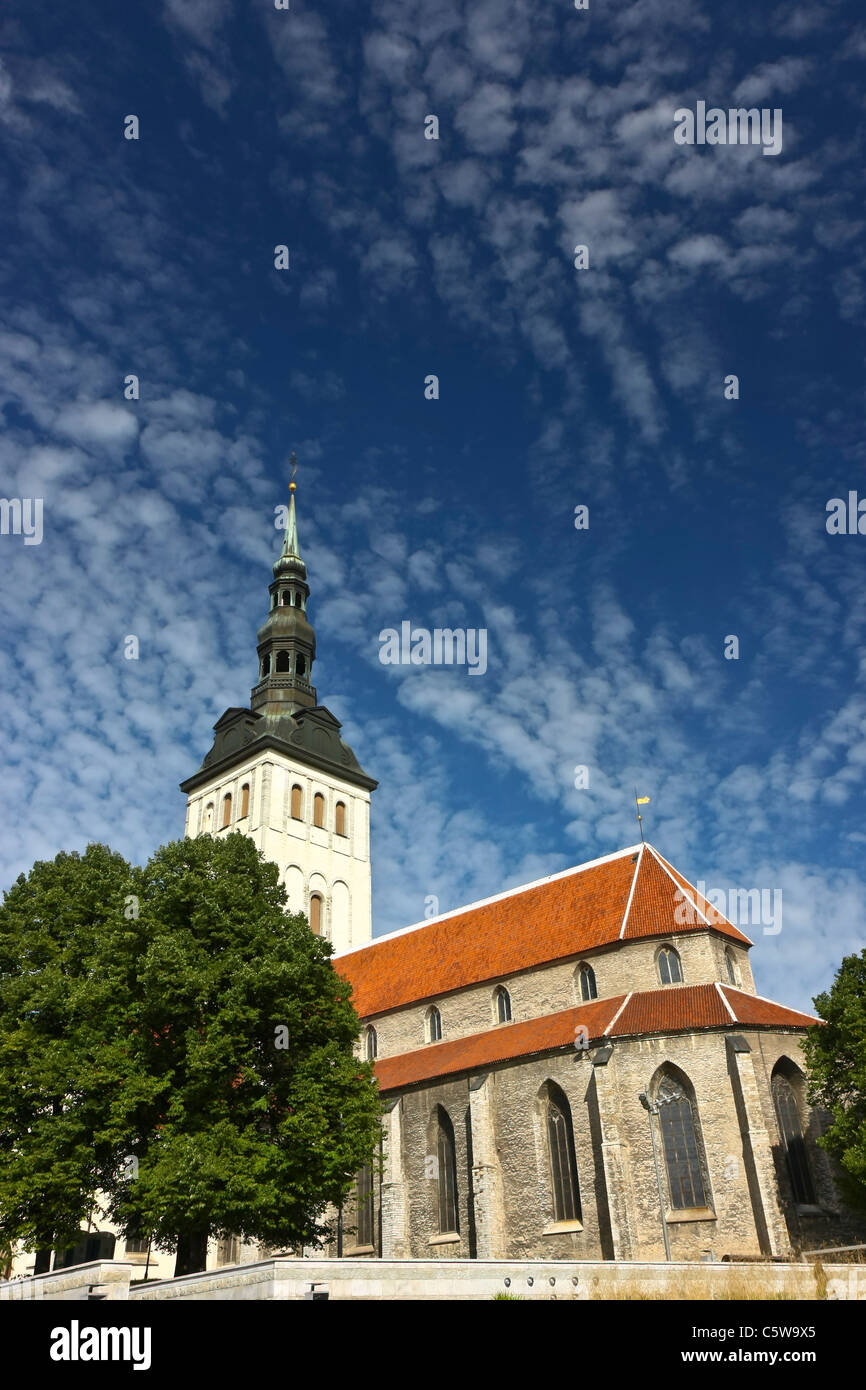 Vecchia chiesa nel centro di Tallinn, Estonia - San Nicola o Niguliste Kirik. Foto Stock