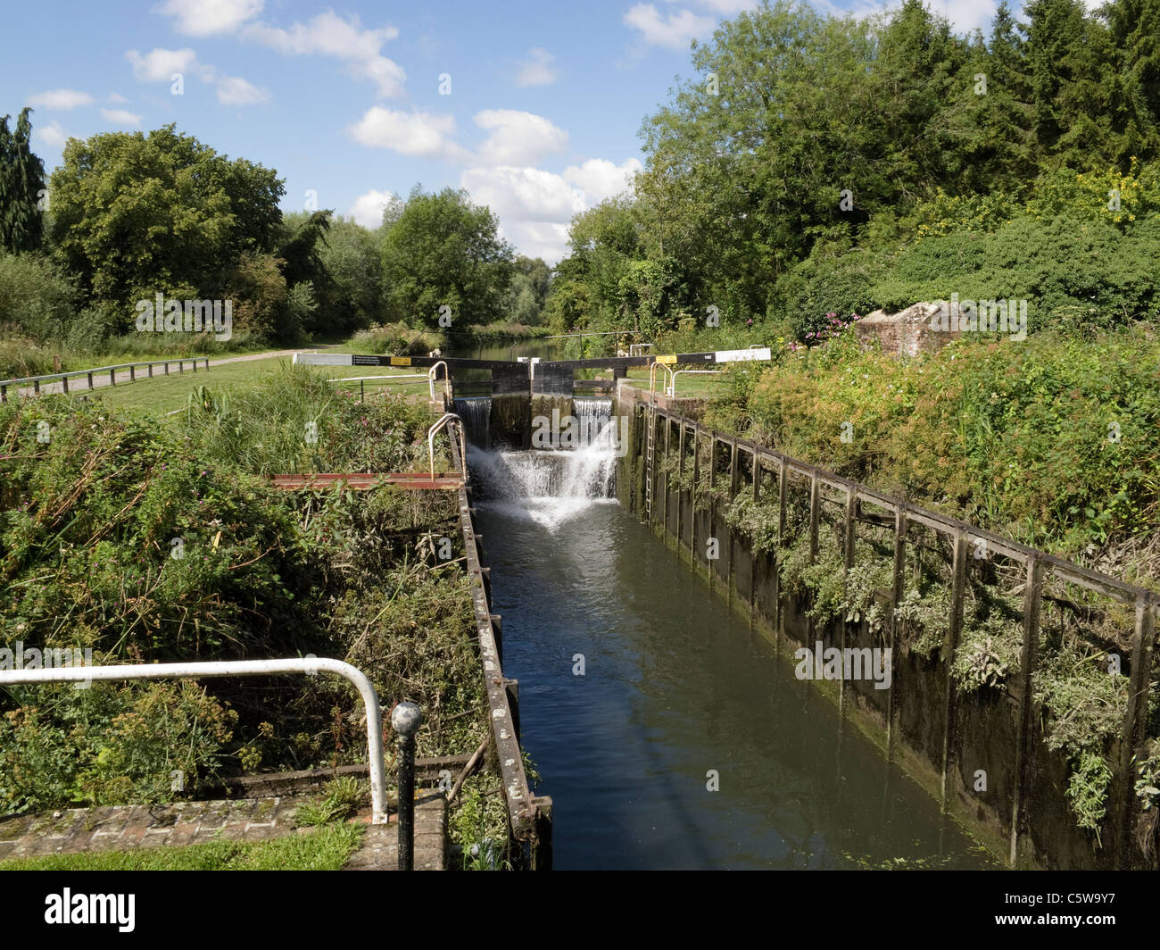 Garston Turf blocco unilaterale, Kennet and Avon Canal, Berkshire, Regno Unito -2 Foto Stock