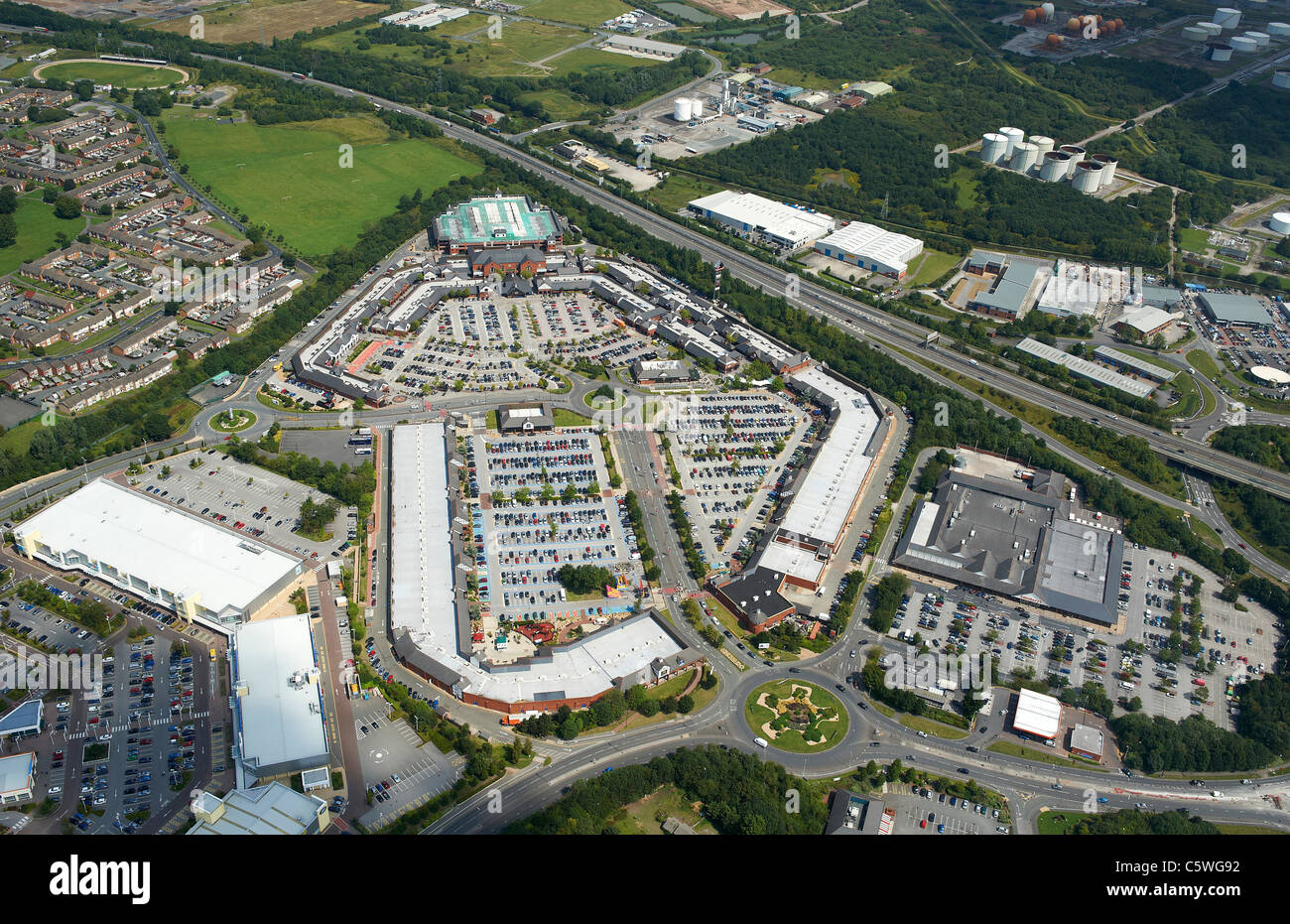 Il Cheshire Oaks Shopping Centre, Wirrall, Nord Ovest Inghilterra Foto Stock Il Cheshire Oaks Shopping Centre, Wirrall, Nord Ovest Inghilterra Foto Stock