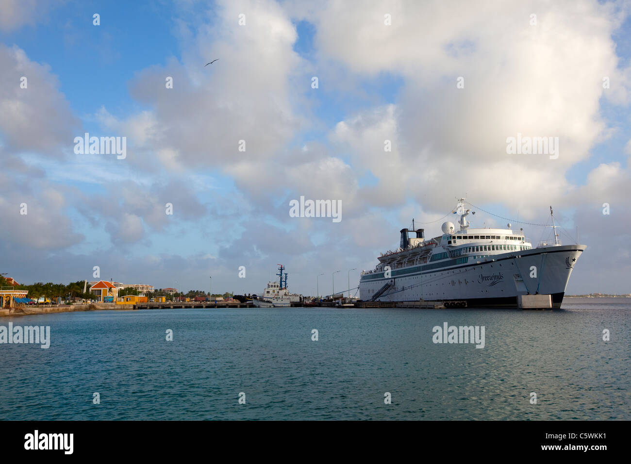 Nave da crociera 'Freewinds' al porto di Kralendijk, Bonaire, Antille olandesi. Foto V.D. Foto Stock