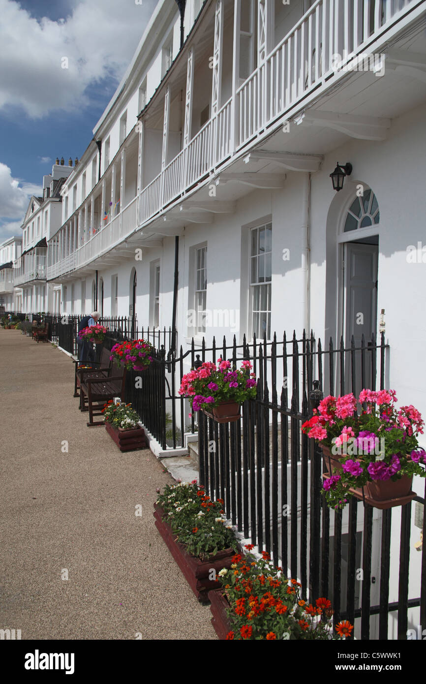 Il bianco elegante architettura Regency di Fortfield terrazza a Sidmouth, nel Devon, Inghilterra, Regno Unito Foto Stock