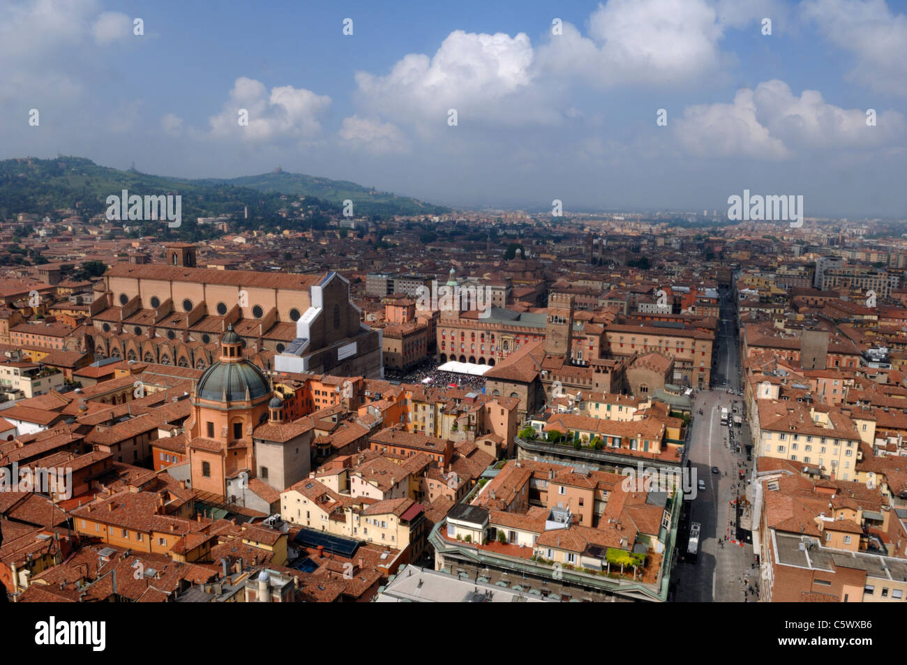 La vista panoramica dalla Torre degli Asinelli di Bologna la città. Foto Stock