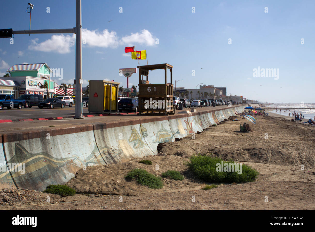 Seawall lungo la costa di Galveston,Texas, in un giorno di estate. Foto Stock