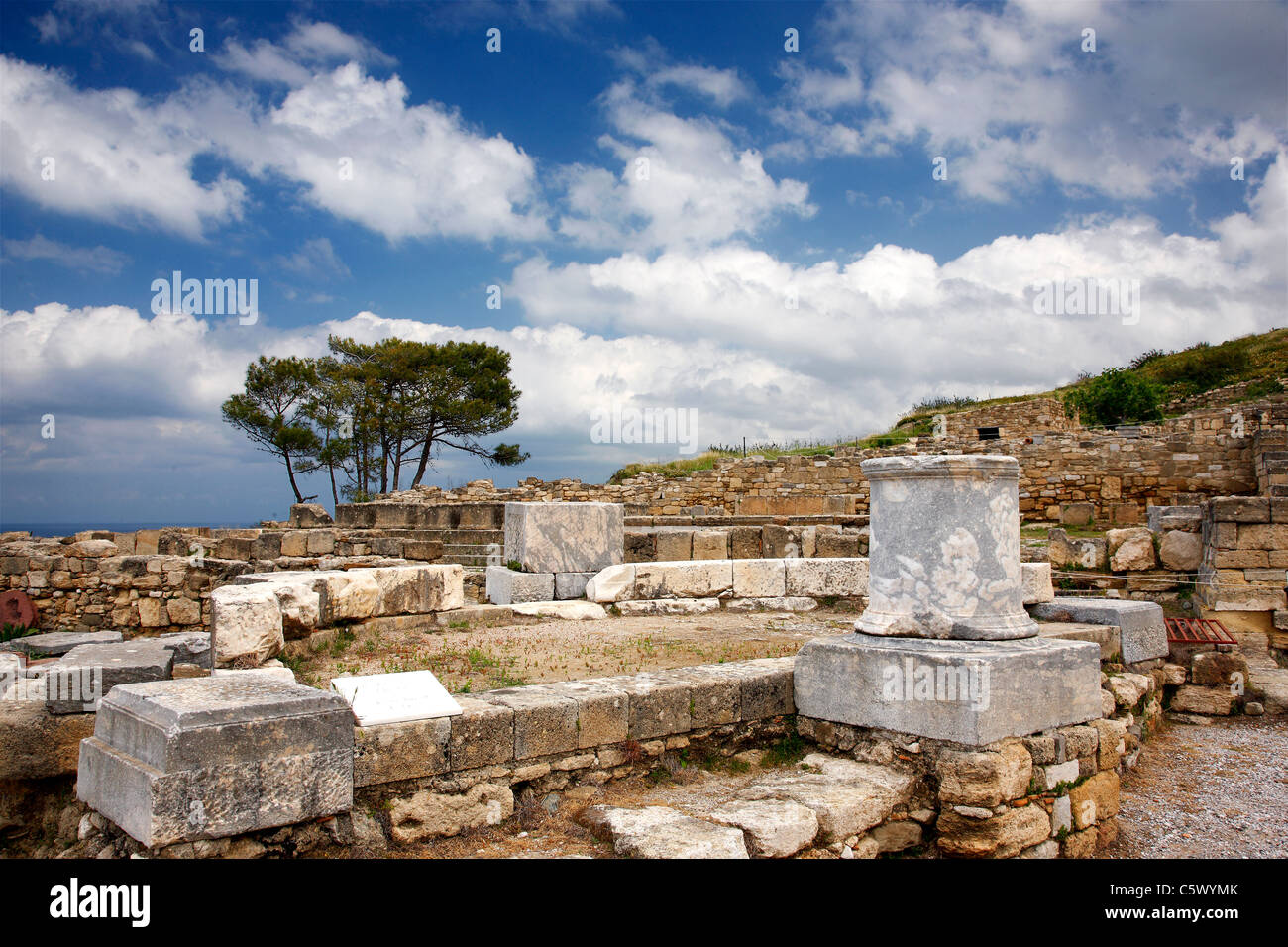Vista del sito archeologico dell'antica Kameiros, uno dei 3 grandi ed antiche città dell'isola di Rodi, Grecia. Foto Stock