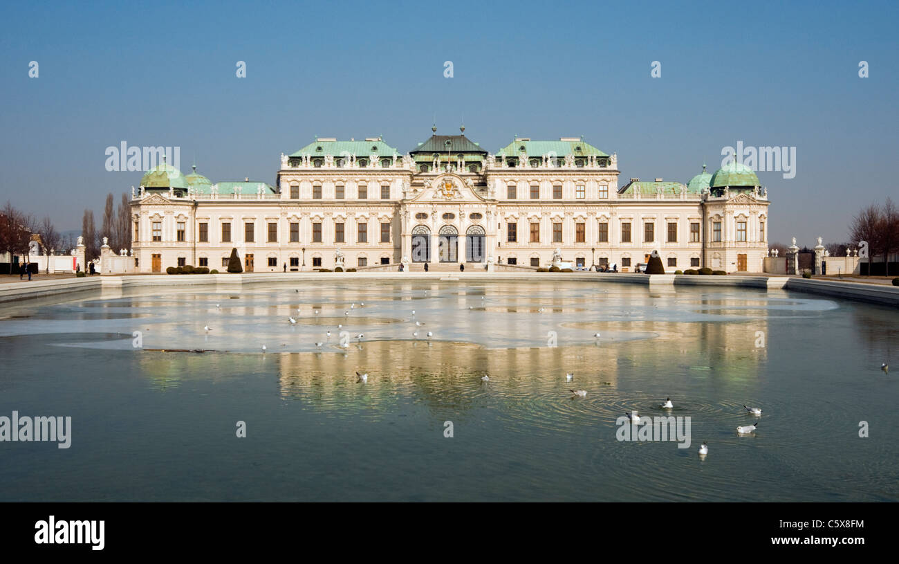 (Superiore) Oberes Belvedere Castle Museum con il lago, Vienna (Vienna), Austria Foto Stock