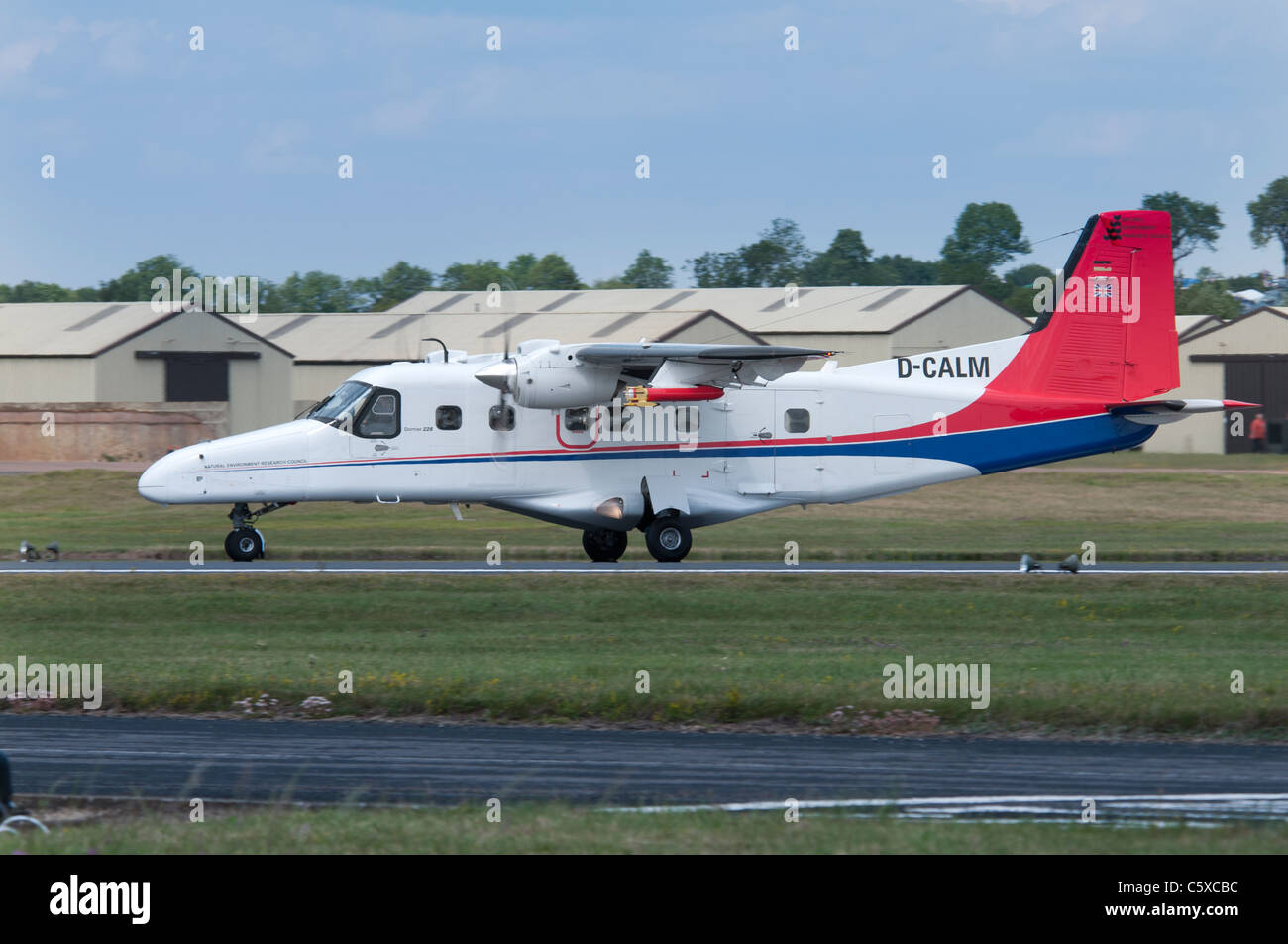 La Dornier 228 letti a turboelica aerei di utilità dal Consiglio di ricerca sull'ambiente naturale arriva a 2011 RIAT, Fairford Foto Stock