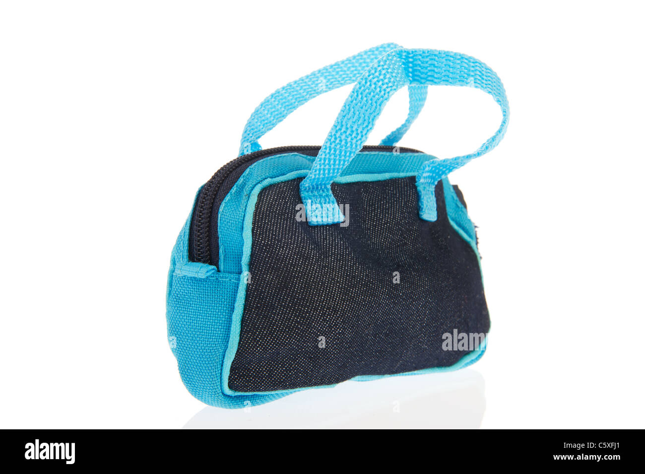 Blu e nero chiuso borsa sportiva su sfondo bianco Foto Stock