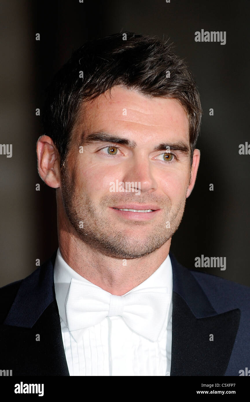 James Anderson colpo alla testa 2011 - Immagine Copyright Hollywood colpi di testa 2011 Foto Stock