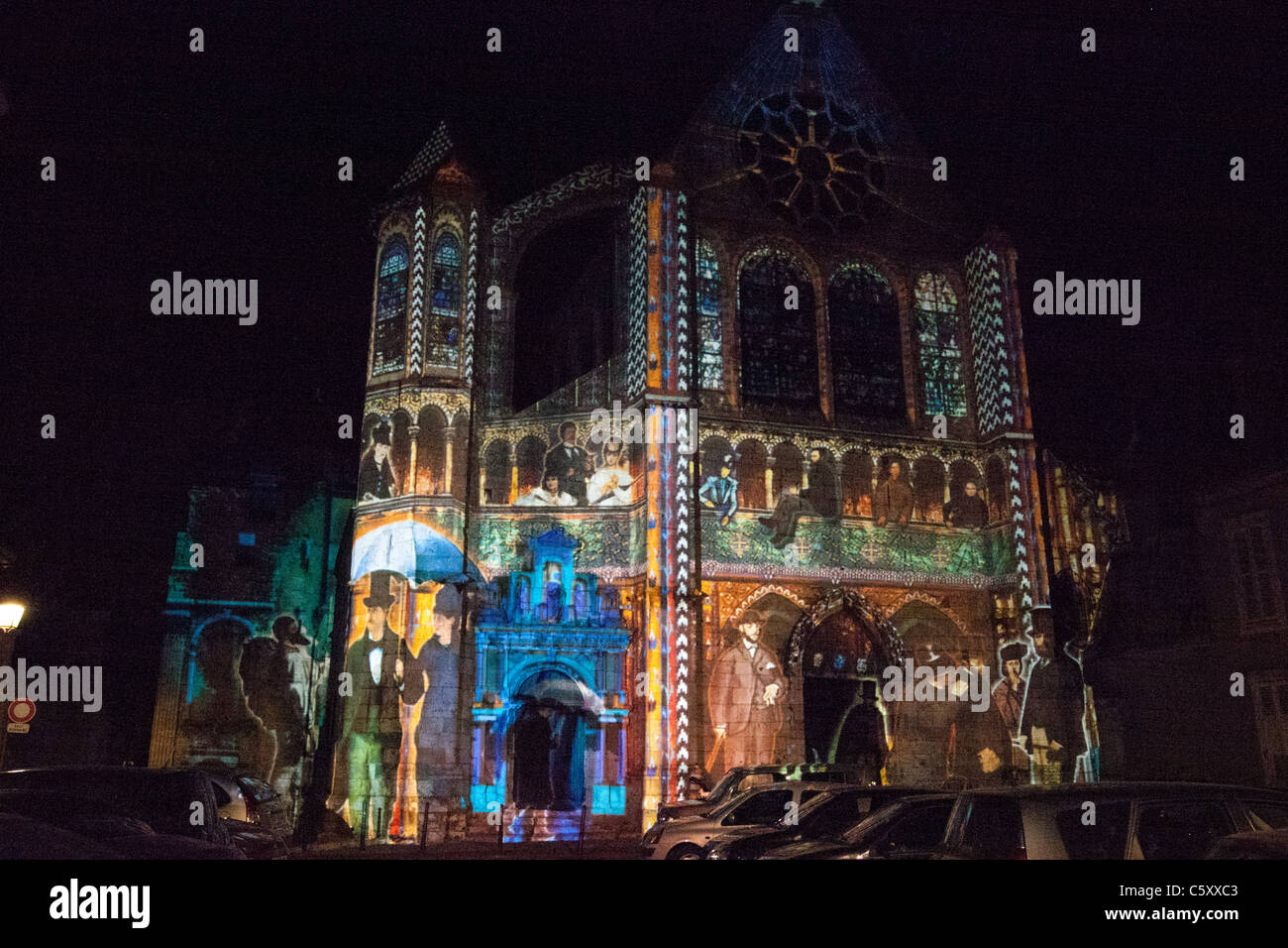 St. Aignan chiesa in Chartres illuminato. Foto Stock