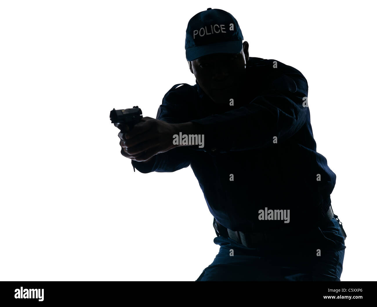 Stagliano Afro American police officer pistola di puntamento isolati su sfondo bianco Foto Stock