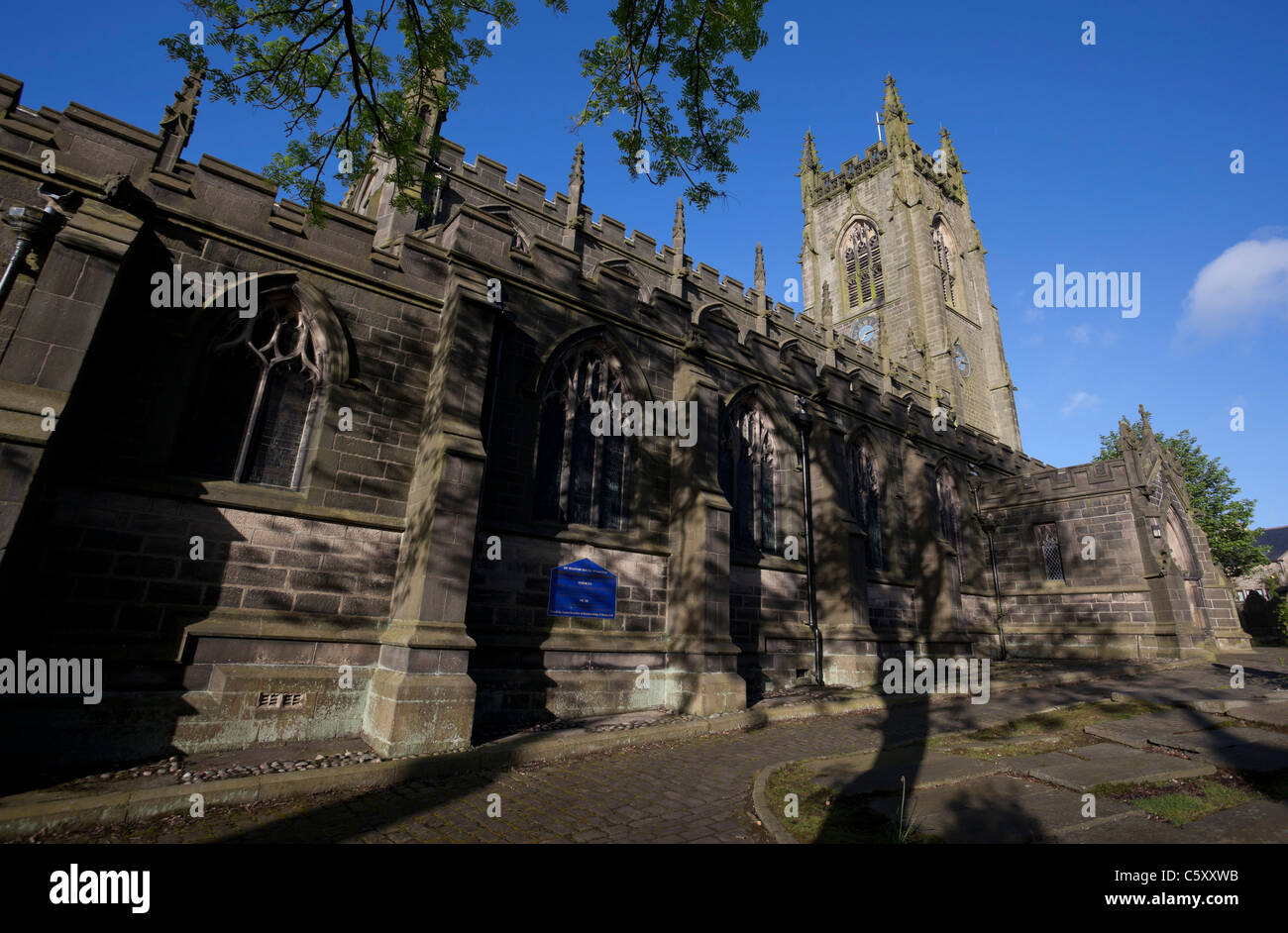 La chiesa parrocchiale di Heptonstall, San Tommaso Apostolo, completata nel 1854 per sostituire l'adiacente XI secolo la chiesa. Foto Stock