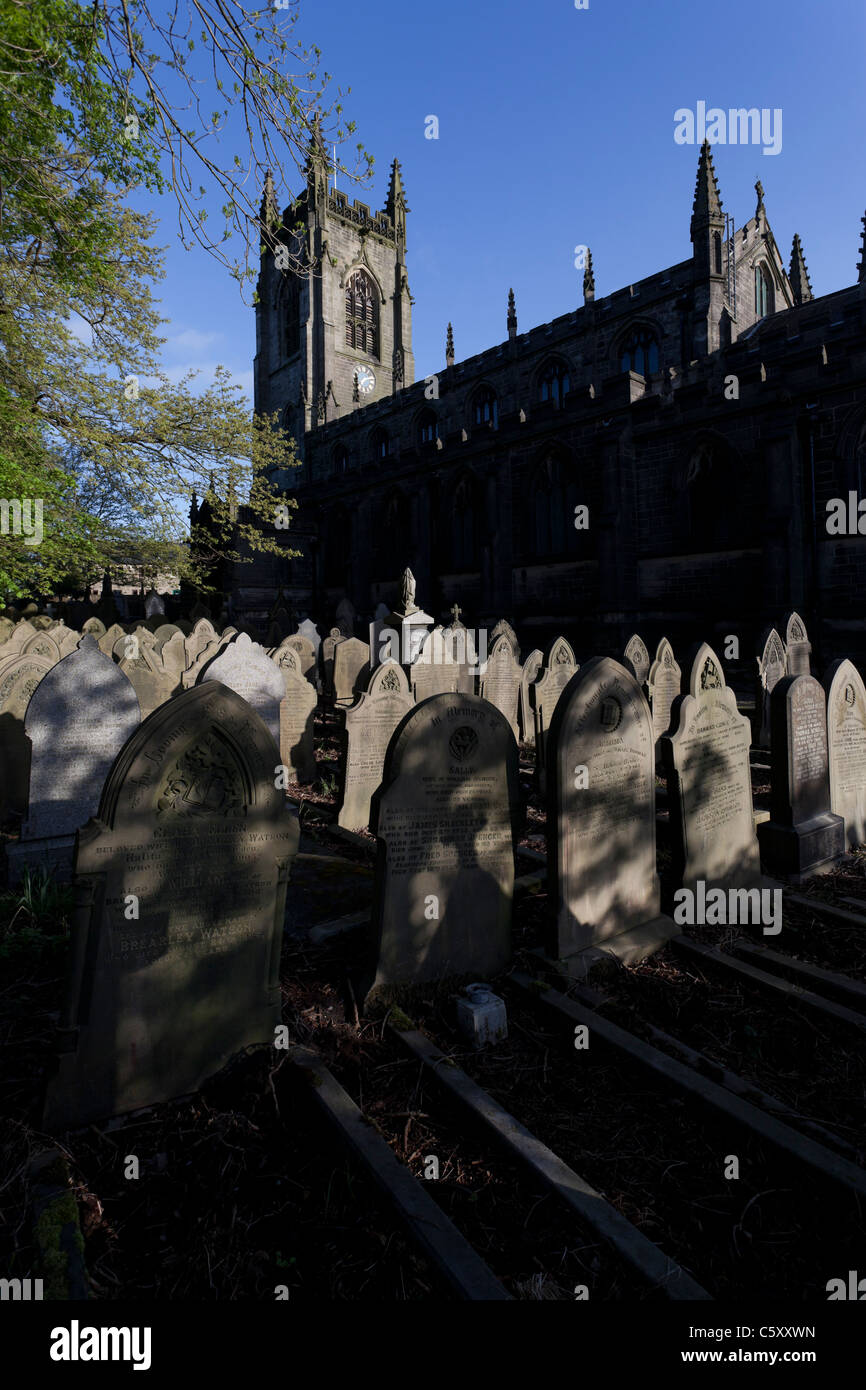 La chiesa parrocchiale di Heptonstall, San Tommaso Apostolo, completata nel 1854 per sostituire l'adiacente XI secolo la chiesa. Foto Stock