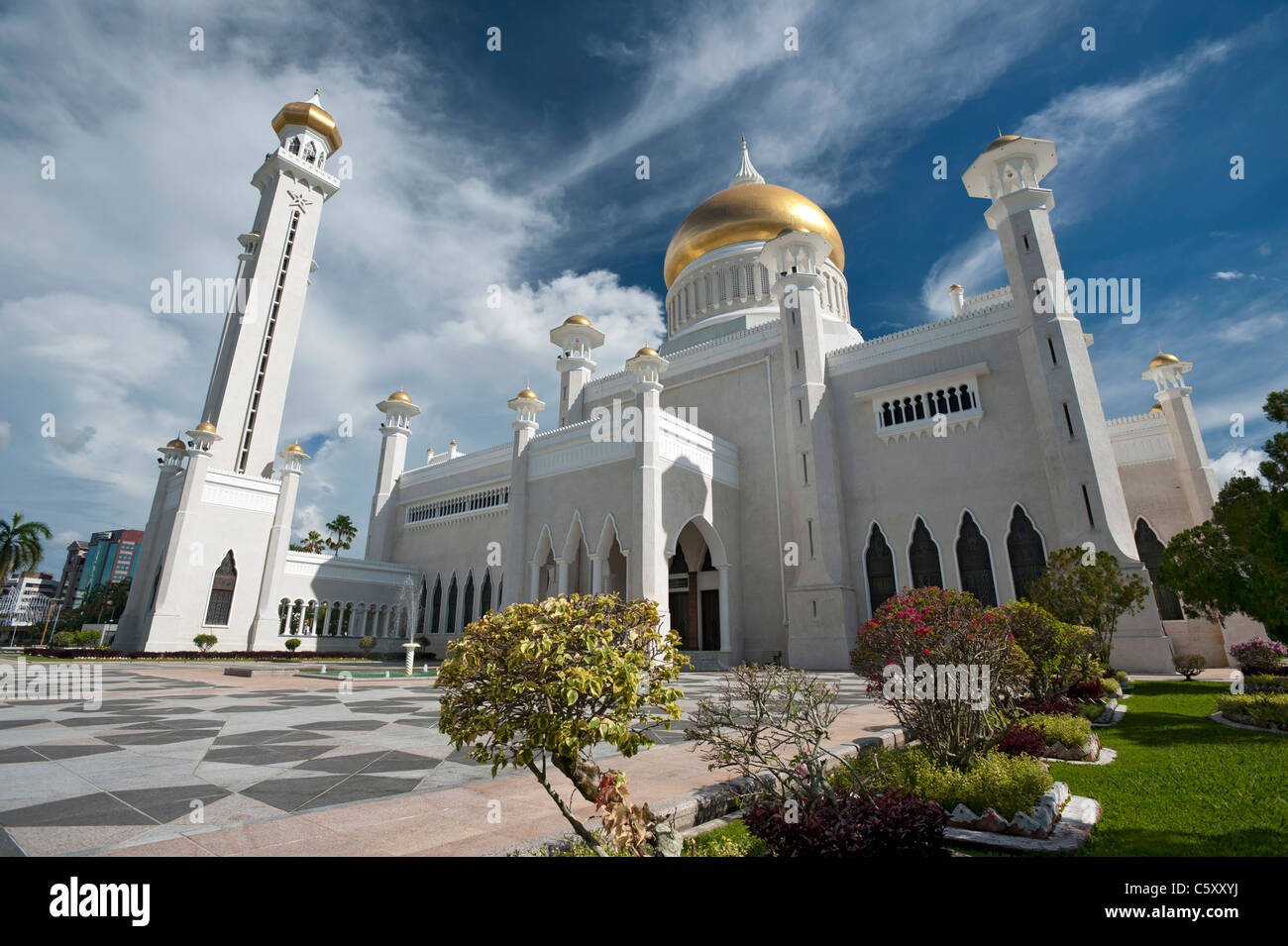 Il sultano Omar Ali Saifuddin Moschea in Bandar Seri Begawan, Brunei Foto Stock
