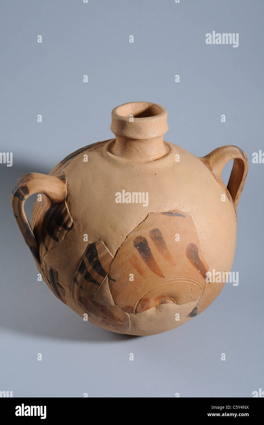 Mensa dipinta in ossido di ferro. .Hispanic-Muslim periodo in ' Burgo de Santiuste Museum'- SPAGNA Foto Stock