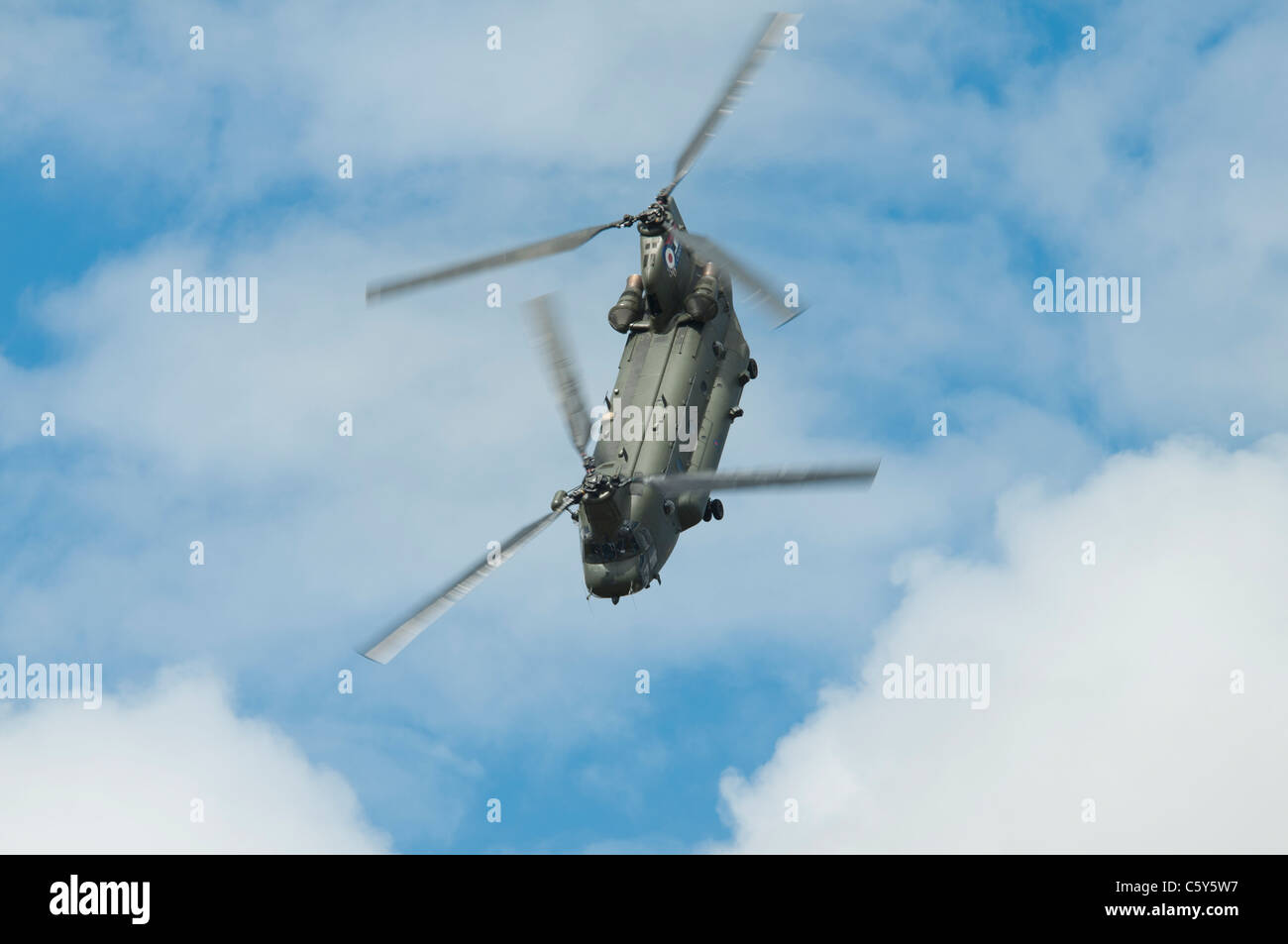 British Royal Air Force Boeing Chinook HC.2 Elicottero ZH895 visualizza a 2011 Royal International Air Tattoo RAF Fairford Foto Stock