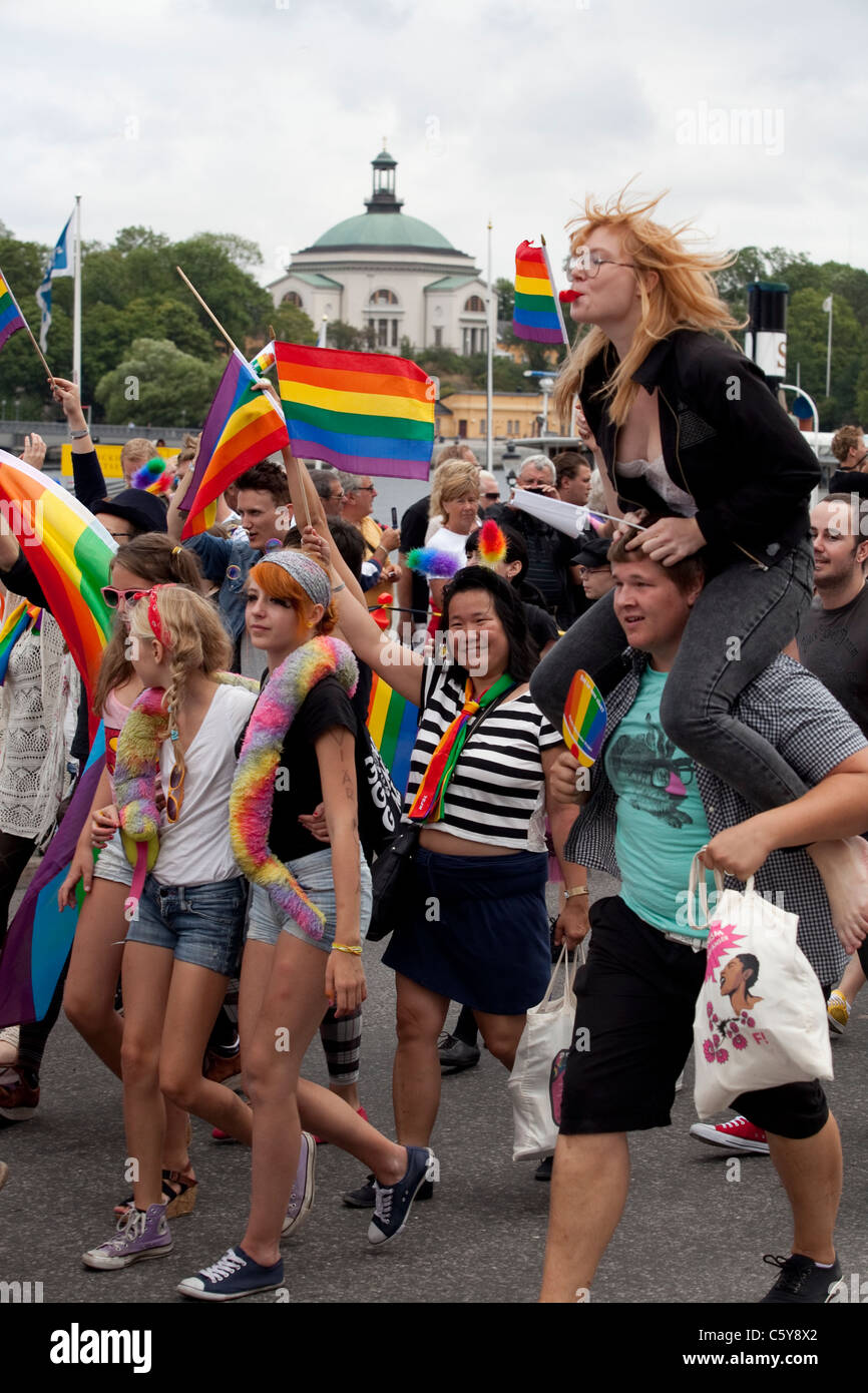 I partecipanti alla Stockholm Pride Parade 2011 Foto Stock