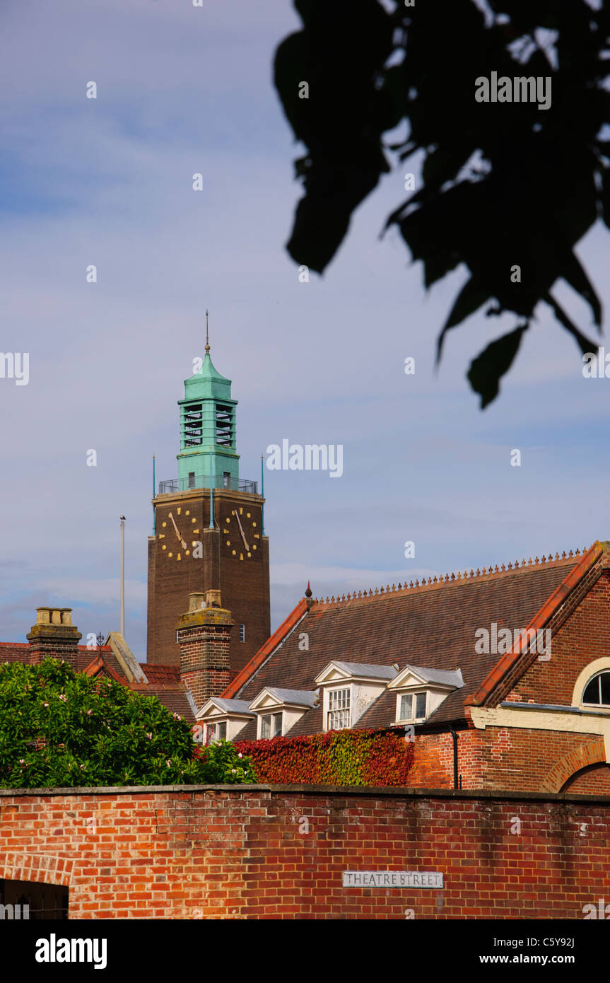 Città di clock e tetti municipio Norwich Foto Stock
