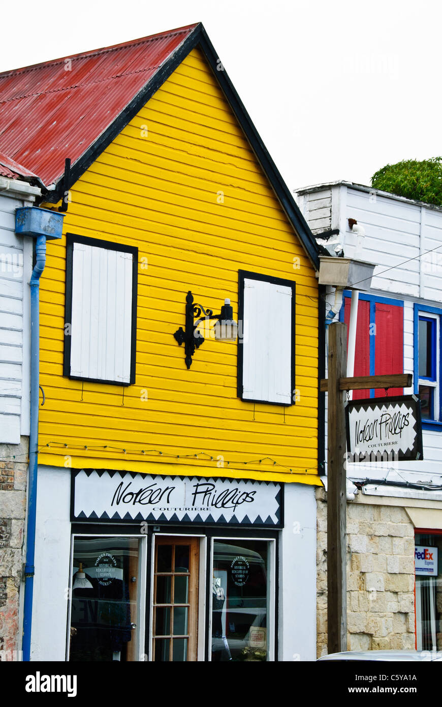 Edificio colorato, Redcliffe Street, St. Johns, Antigua Foto Stock