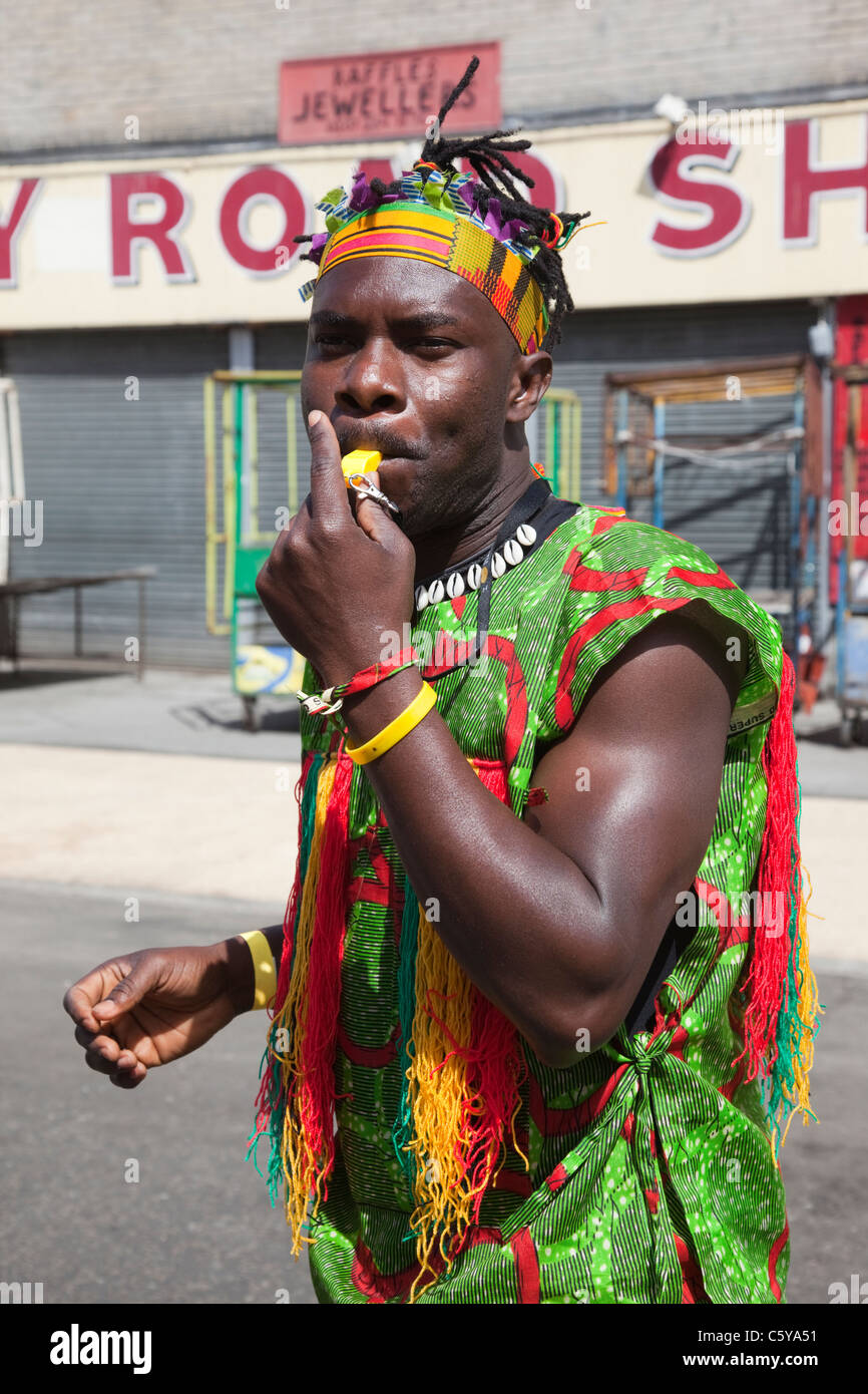 Hackney un carnevale 2011 - minuti prima che il caso è stato a causa di kick off è stato annullato a causa del Tottenham sommosse Foto Stock
