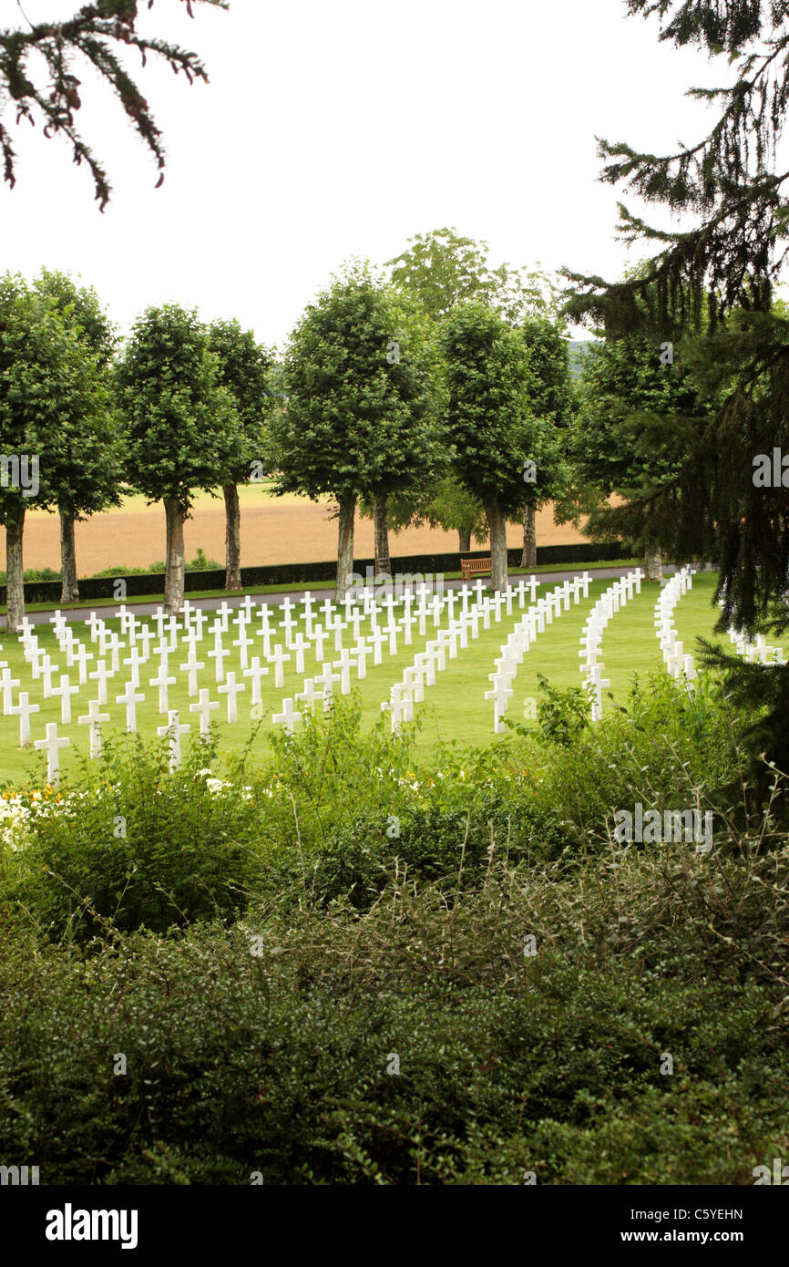 La curvatura di righe di tombe a Aisne-Marne Cimitero Americano Belleau Nr Chateau Thierry Francia Foto Stock