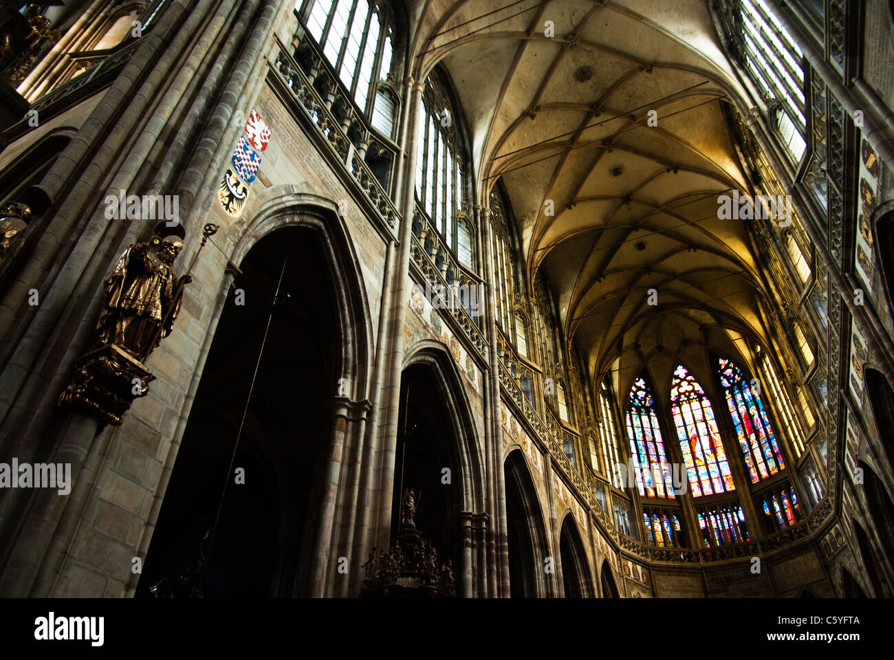 Interno della cattedrale di san Vito, il castello di Praga Foto Stock