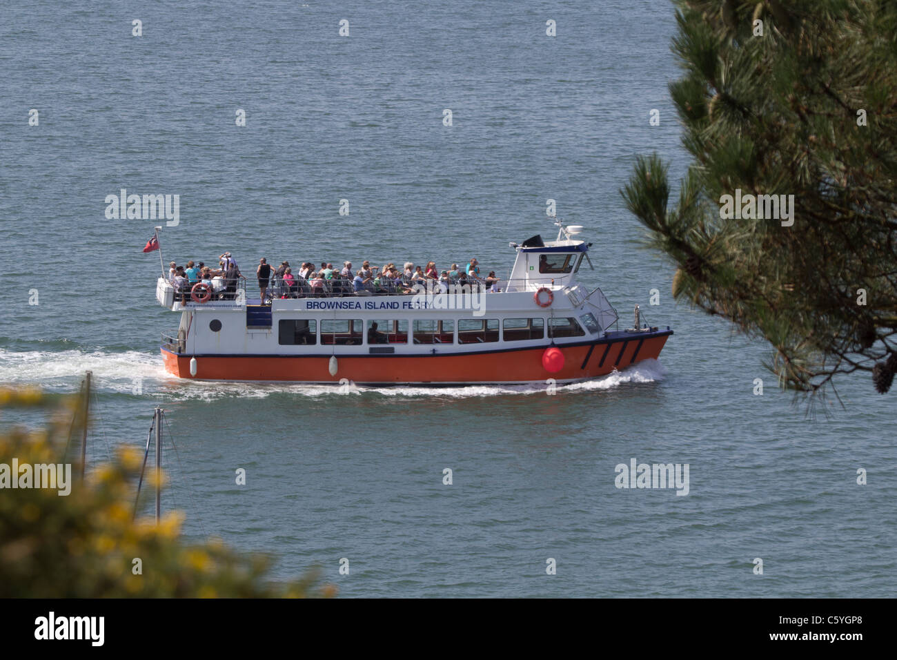 Brownsea Island Ferry operanti nel porto di Poole. Dorset, Regno Unito. Foto Stock