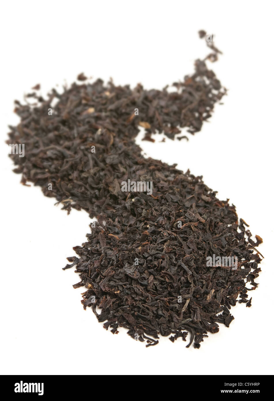 Tè nero herb manciata su sfondo bianco Foto Stock