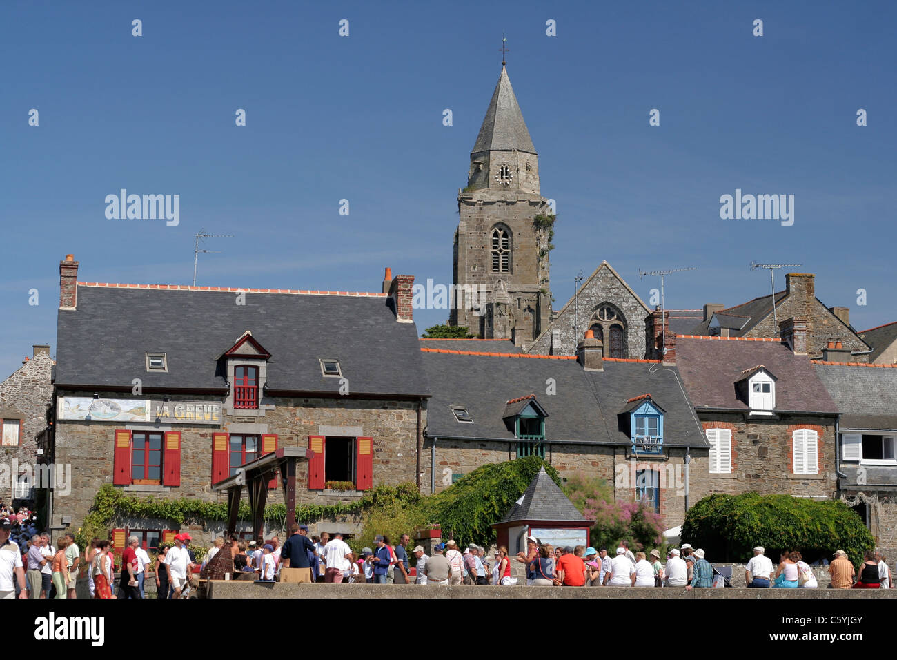 Affollate strade per festeggiare, St Suliac festival 'St Suliac autrefois' (Brittany, Francia). Foto Stock