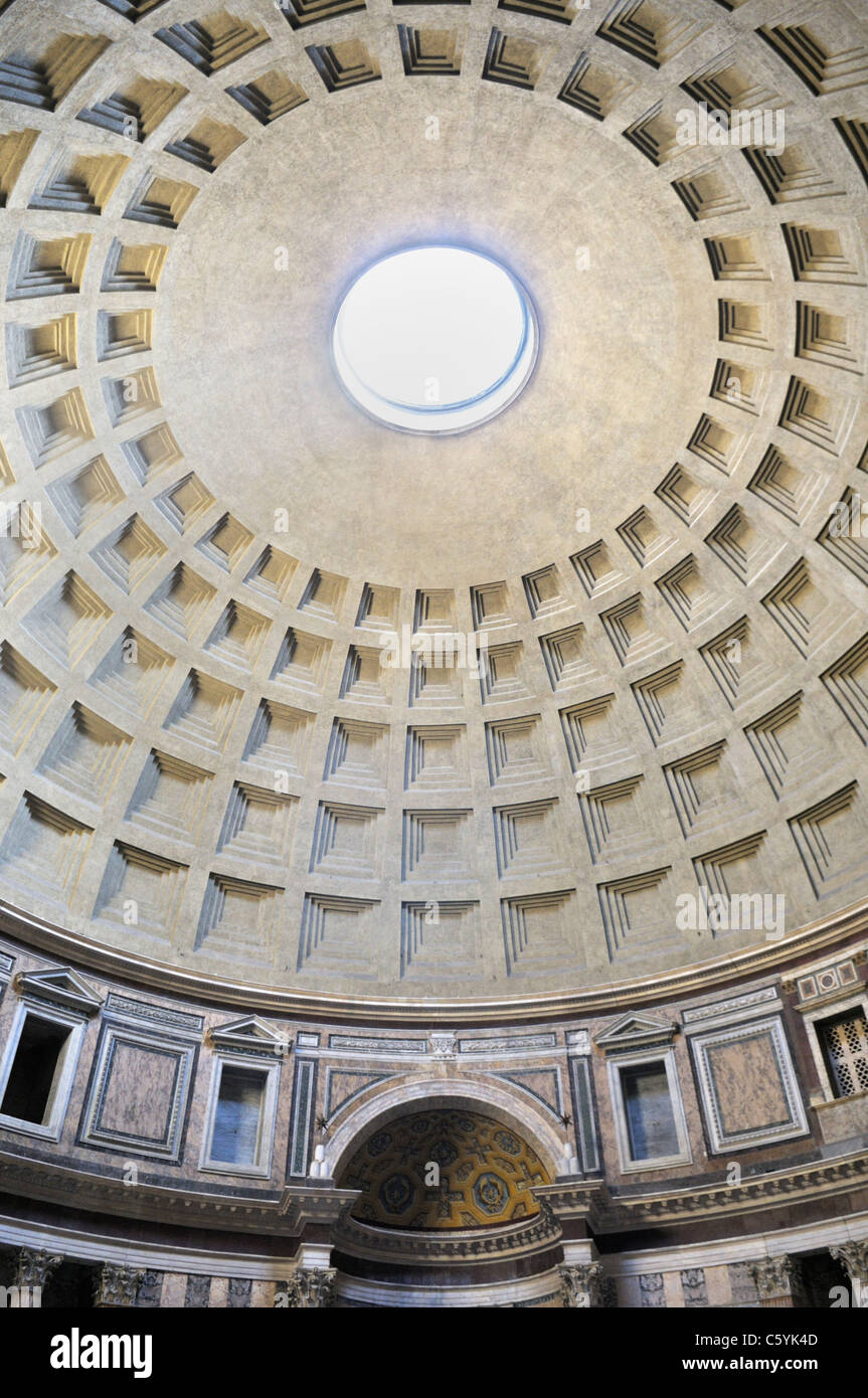 Cupola del Pantheon a Roma Foto Stock