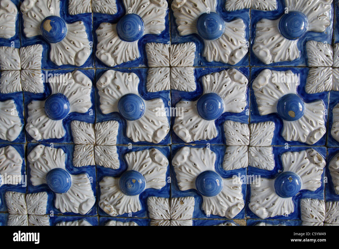 Un primo piano di azulejo decorazioni all'interno Pena Palace Foto Stock