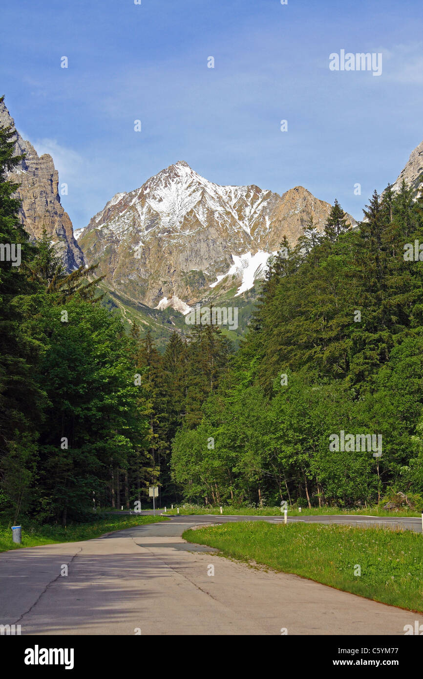 Vista sulle Alpi Carniche, Carinzia (Kärnten), Austria. Guardando verso sud verso il Plocken Pass e il confine italiano Foto Stock