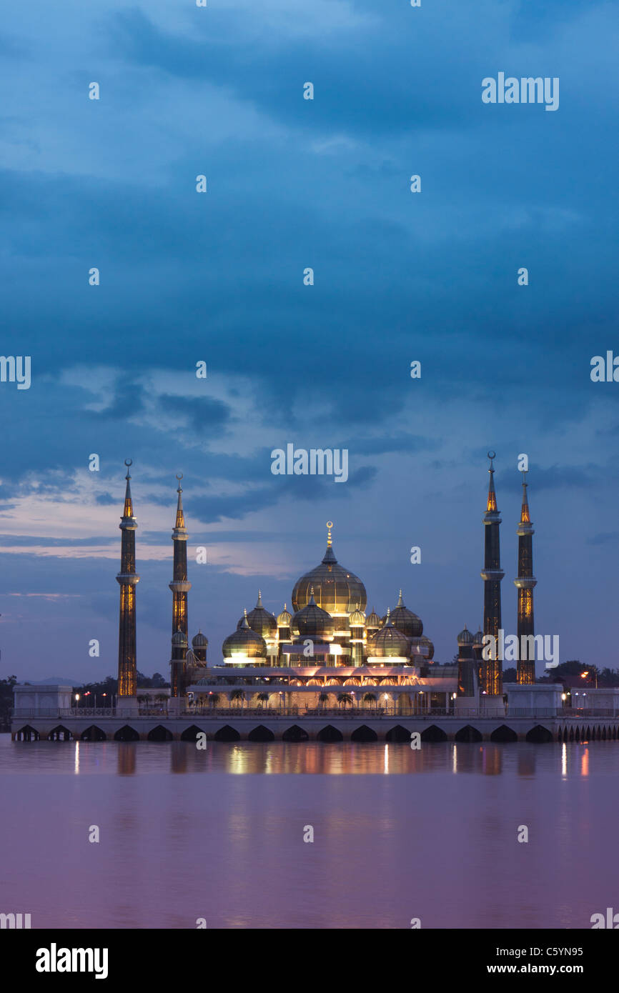 La moschea di cristallo a Wan Man Island a Kuala Terengganu, Malaysia. Foto Stock