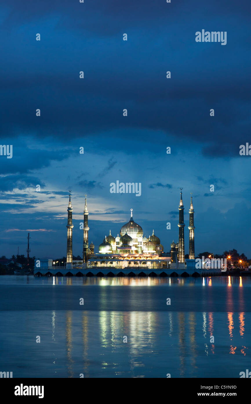 La moschea di cristallo a Wan Man Island a Kuala Terengganu, Malaysia. Foto Stock