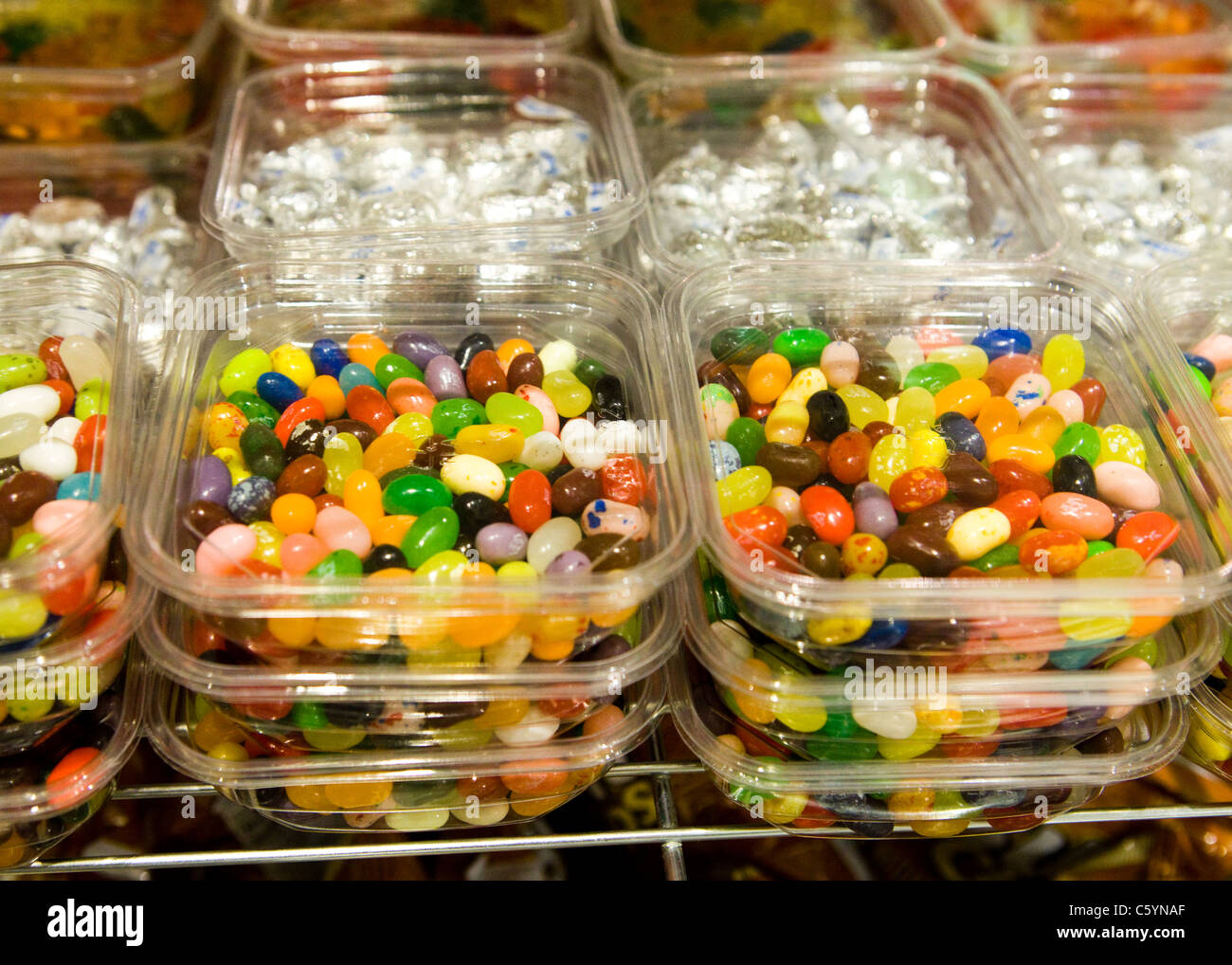 Jellybeans in contenitore di plastica Foto Stock