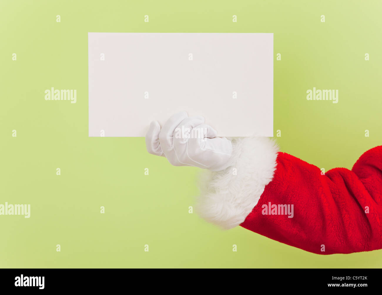 Babbo Natale tenendo la scheda vuota Foto Stock