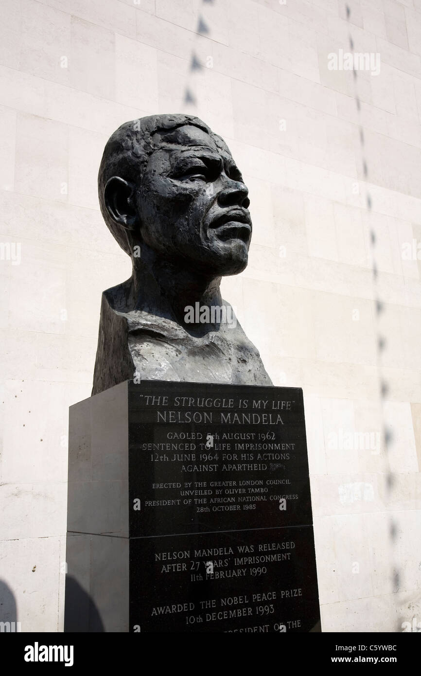 Nelson Mandela statua al South Bank Centre Foto Stock