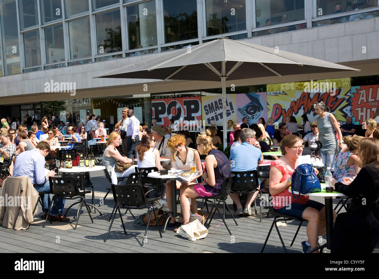 Royal Festival Hall Deck in estate Foto Stock