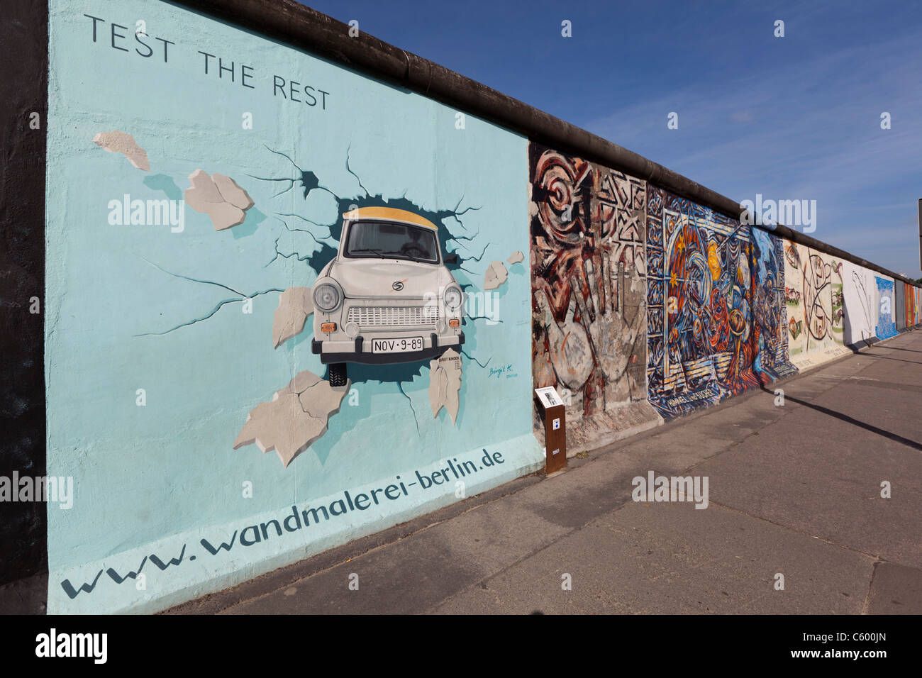 Muro di Berlino murale, East Side Gallery di Berlino, Germania Foto Stock