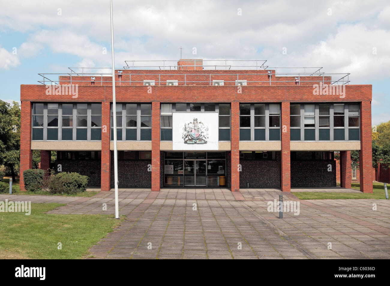 Vista esterna di East Berkshire Corte dei magistrati in Maidenhead, Berkshire, Inghilterra. Foto Stock