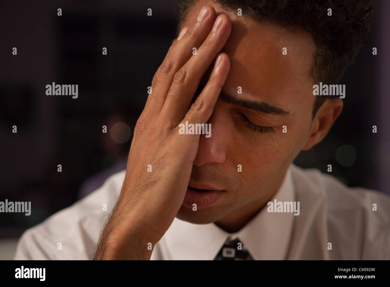 Stati Uniti d'America, New York City, imprenditore di addormentarsi Foto Stock